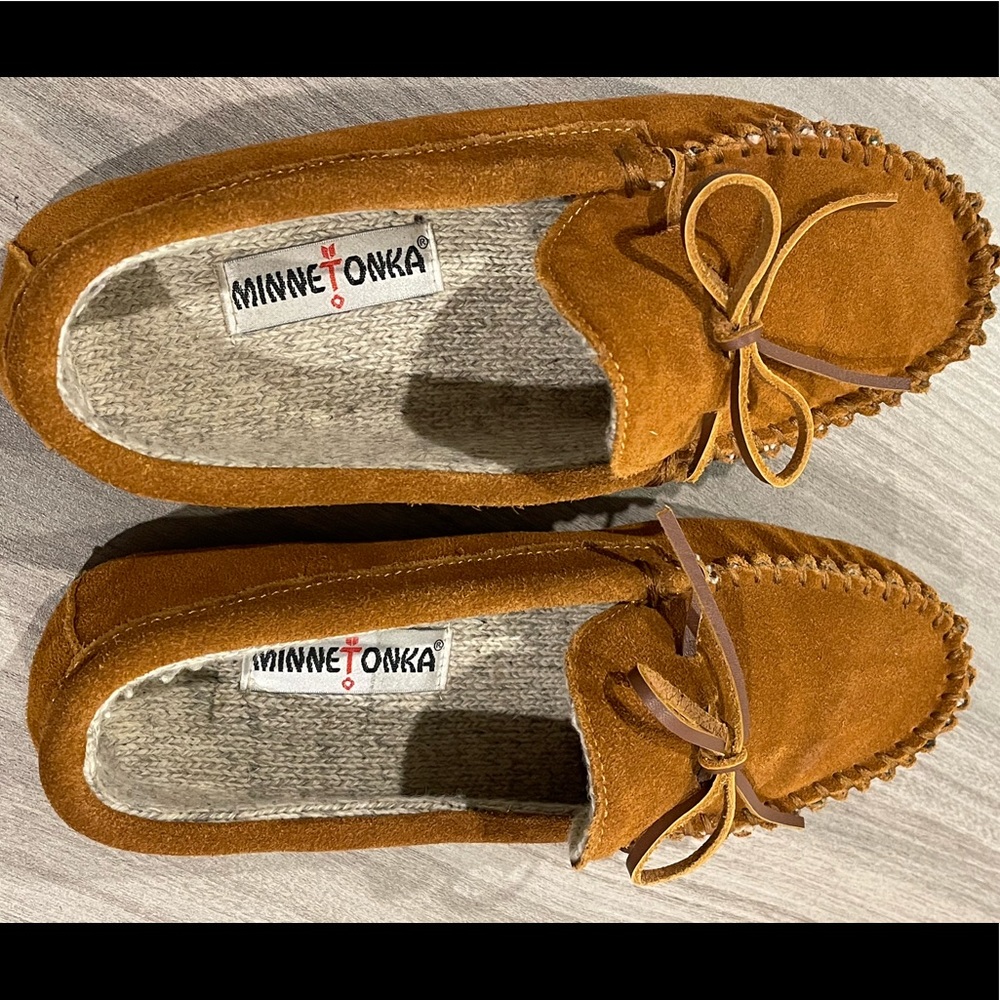 Minnetonka Moccasin - Mens Size 8